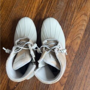 Sperry women’s boots